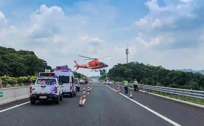 鄂托克前旗高速公路汽车救援案例